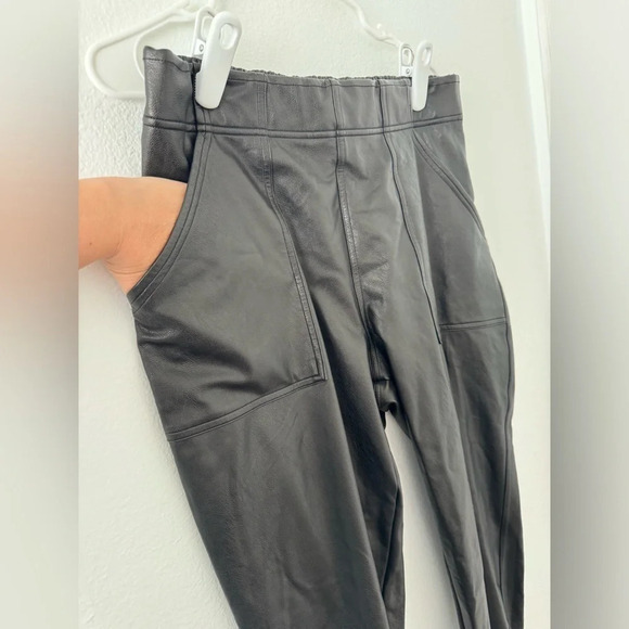 SPANX® Faux Leather Jogger Pants Black Pull On Rocker Chic Luxe Size XL - Picture 4 of 10